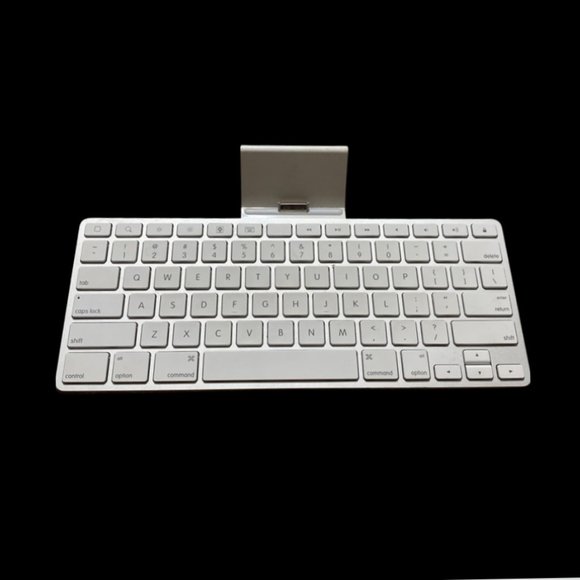 Apple Keyboard Dock for Apple iPad White 11"W 7-1/4H - Picture 7 of 7